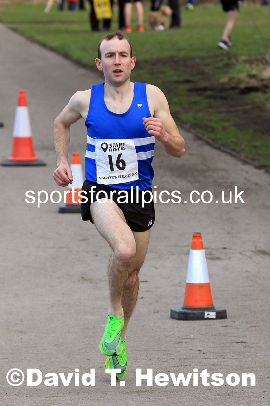 Senior men and veteran men over-40s NECAA Road Relay Champs., Hetton Lyons Park, Hetton le Hole, County Durham. Photo: David T. Hewitson/Sports for All Pics